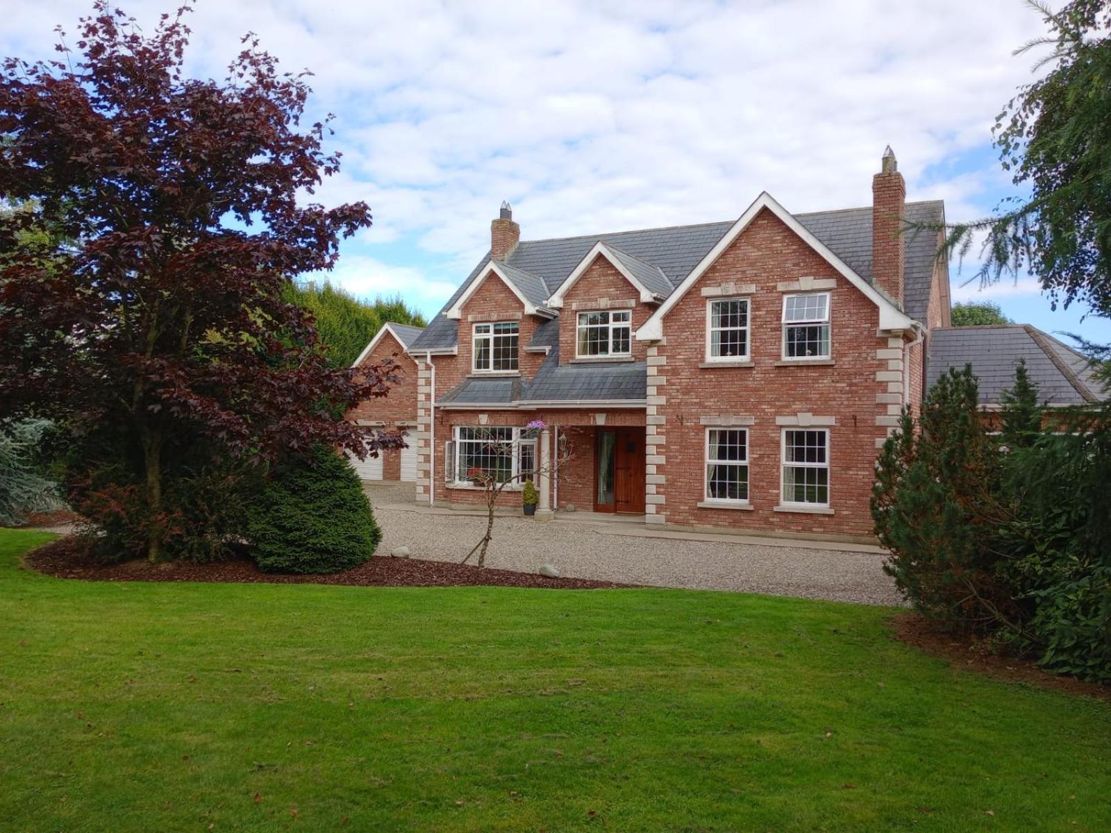 Tullynacrunat Lodge Castleblayney Buitenkant foto